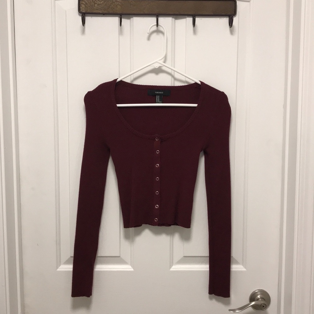 Burgundy long sleeve button up crop top ❤️